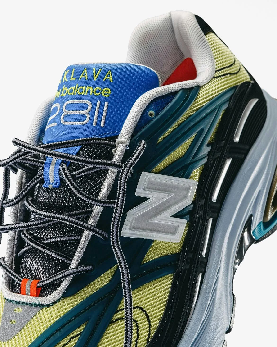 Эта коллаборация New Balance — кроссовки для треккинга, для пап и прототипа из научной фантастики одновременно