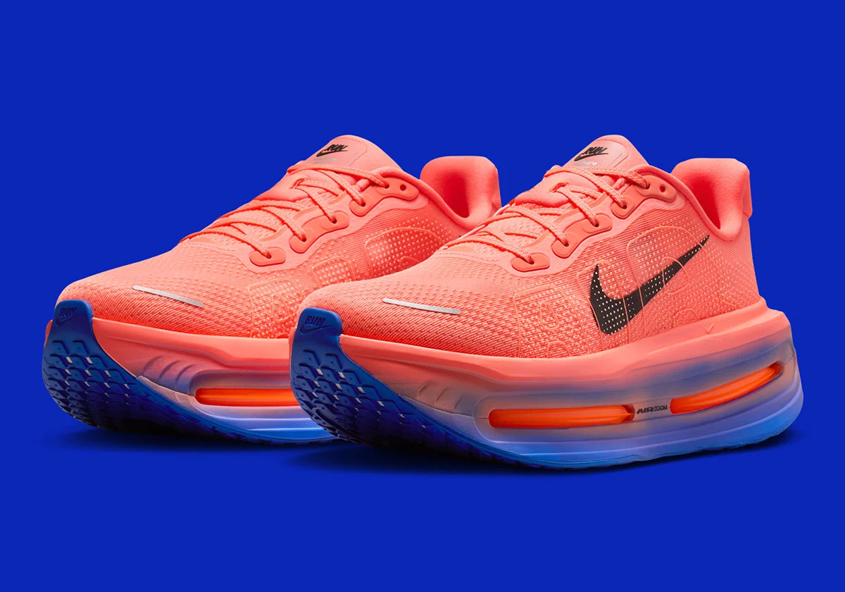 Кроваво-красный и синий танцуют на Nike Vomero Premium