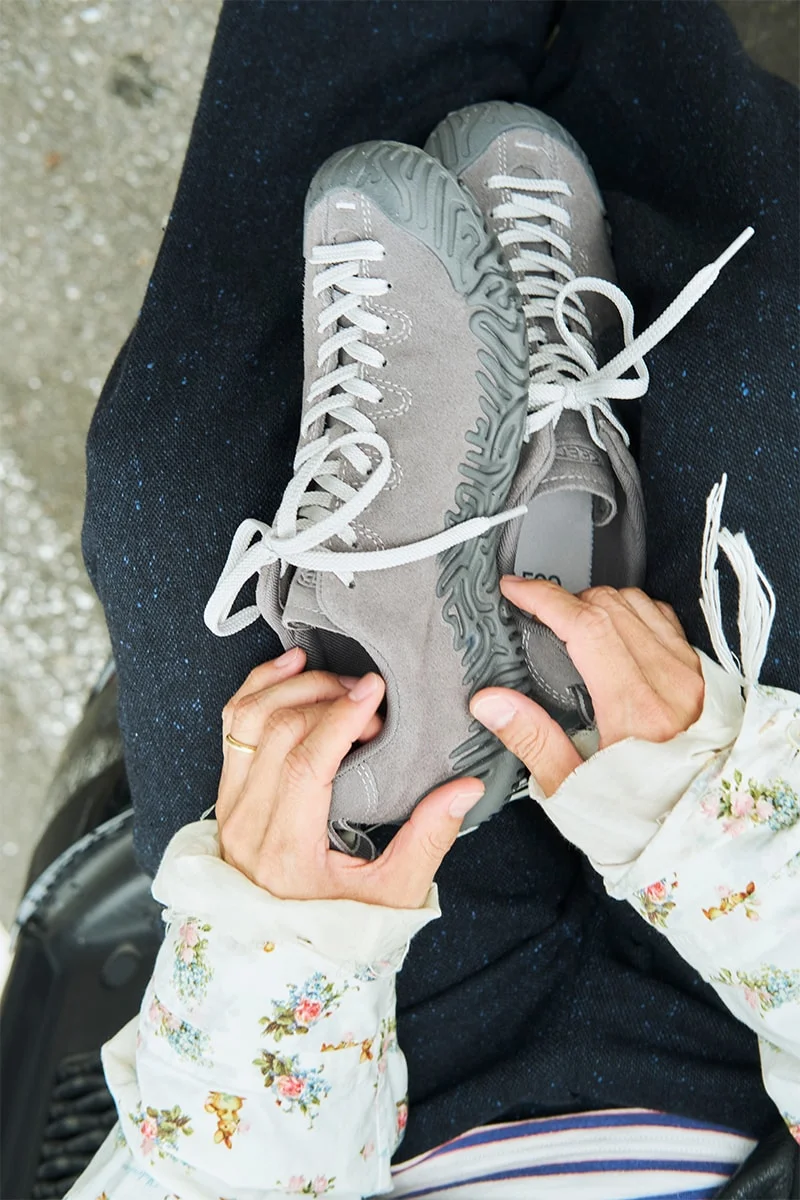 Как носить Jasper Merko от KEEN: взгляд стилиста Рёты Ямады